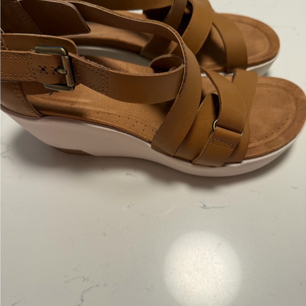 Women's OTBT TERESA Tan Wedge Sandals SIZE 7 EUC - Picture 5 of 8